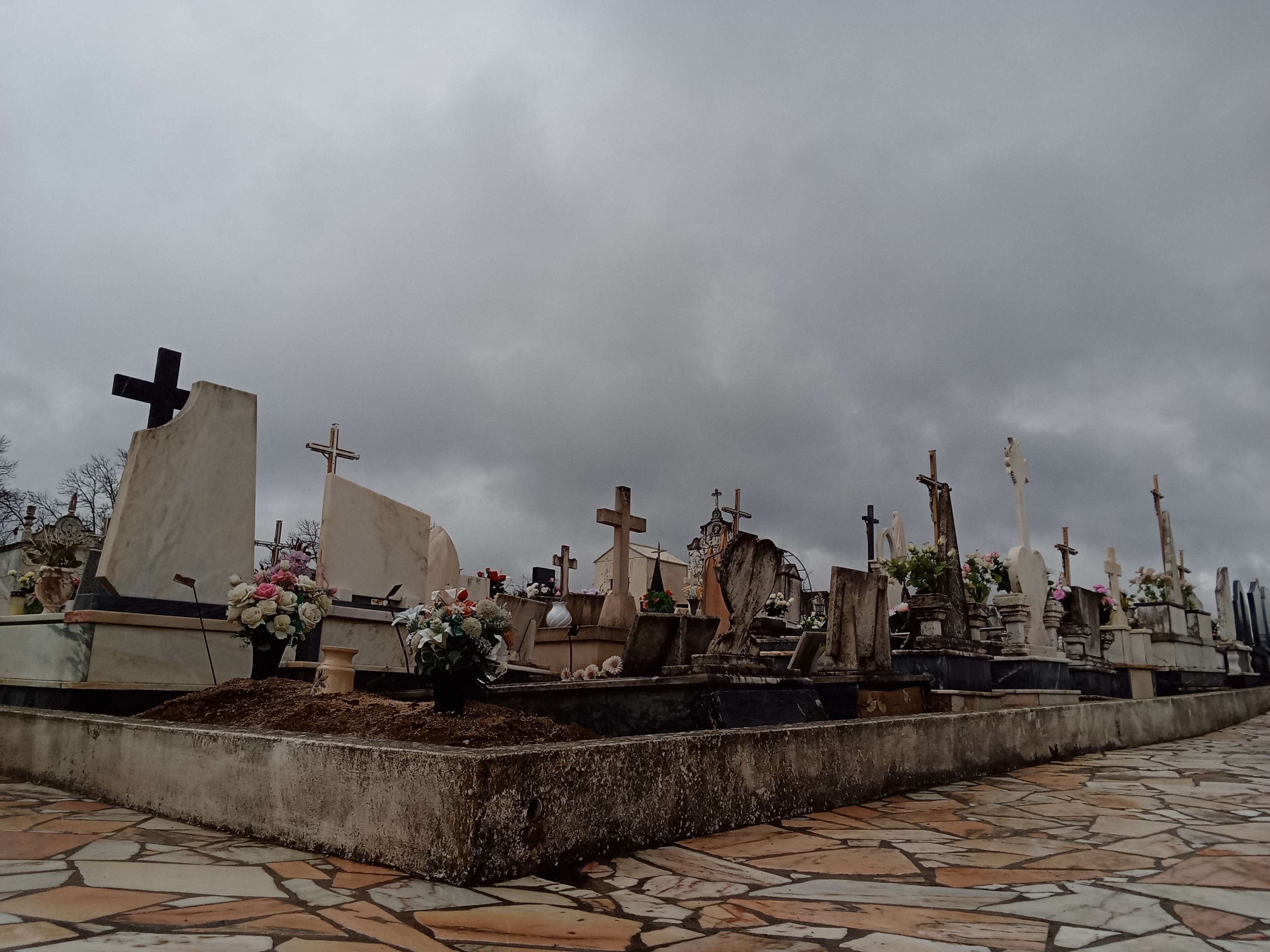 aesthetic ✦ (i hope im not cursed by the spirit of the dead i swear i was (mostly) respectful while visiting)